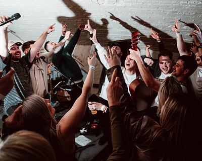 EASY SUNDAYS at Zed Alley